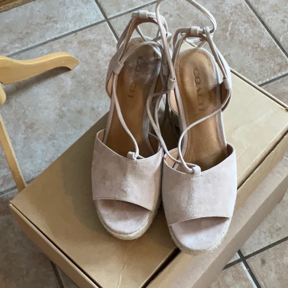 NWOB COACH Dana Leather Nude Pink Espadrille Wedge Size 9/39